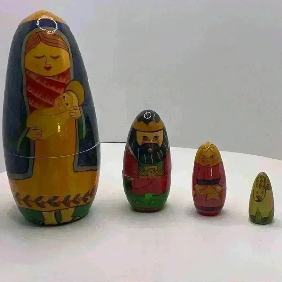 Vintage Nativity Christmas nesting dolls Mary and Jesus - Picture 1 of 5
